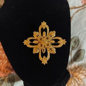 Elegant Gold Brooch